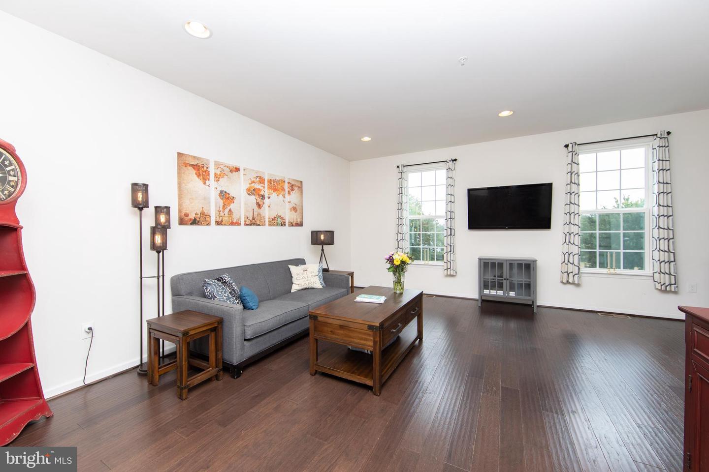 65 OLD CEDARBROOK ROAD Unit: 9