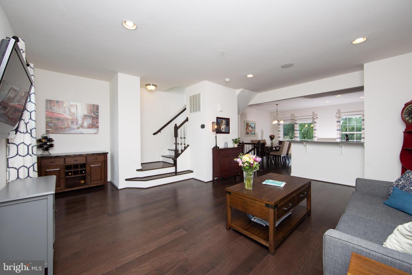 65 OLD CEDARBROOK ROAD Unit: 9