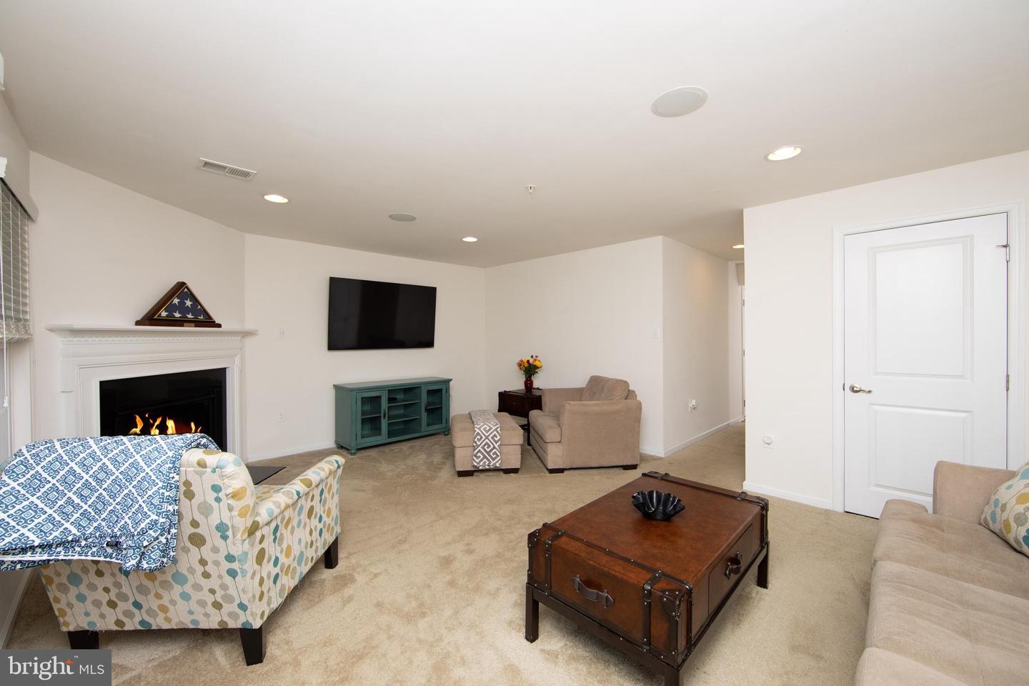 65 OLD CEDARBROOK ROAD Unit: 9