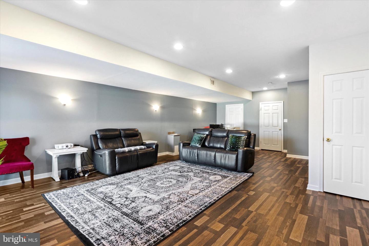 719 CEDAR LANE