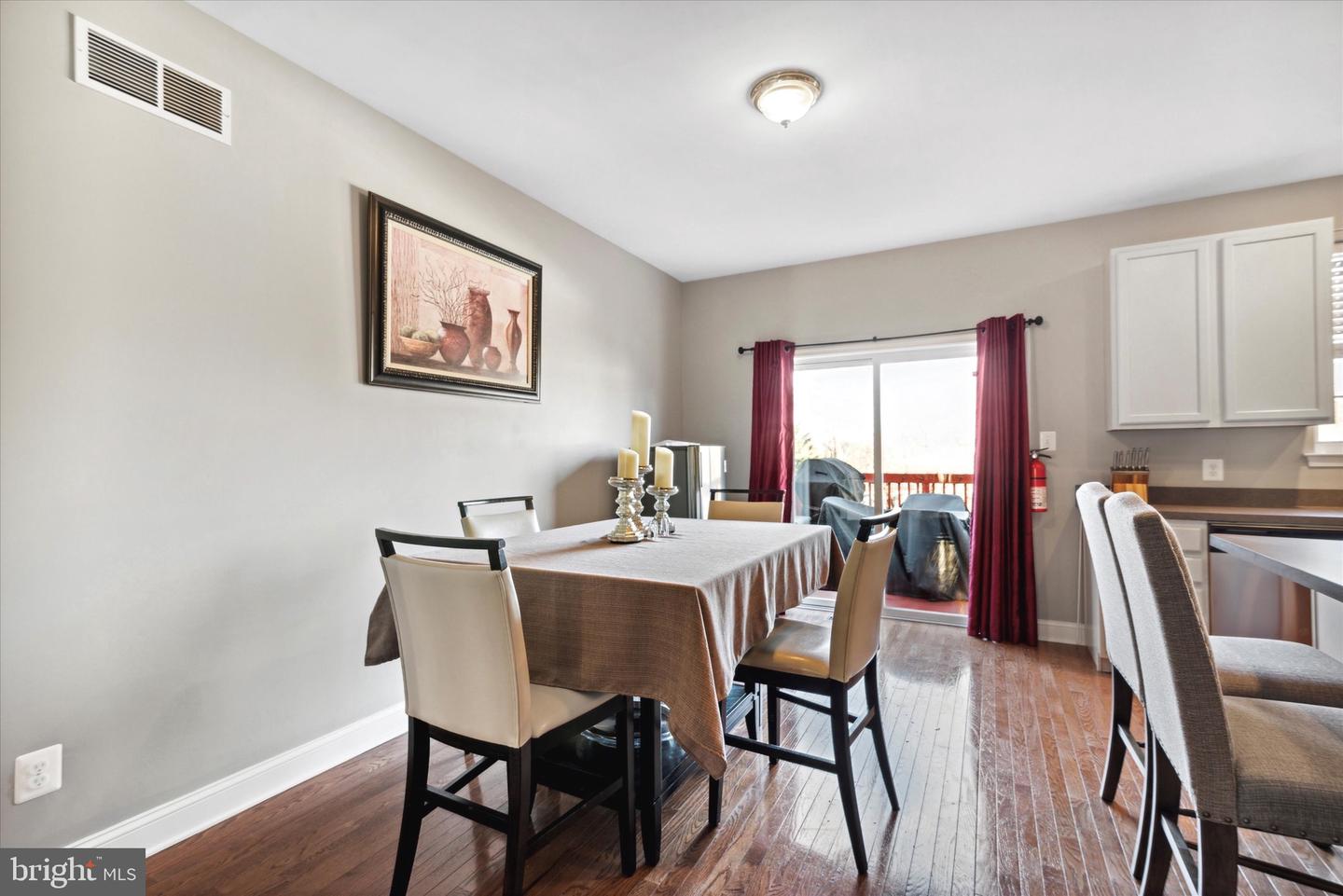 719 CEDAR LANE