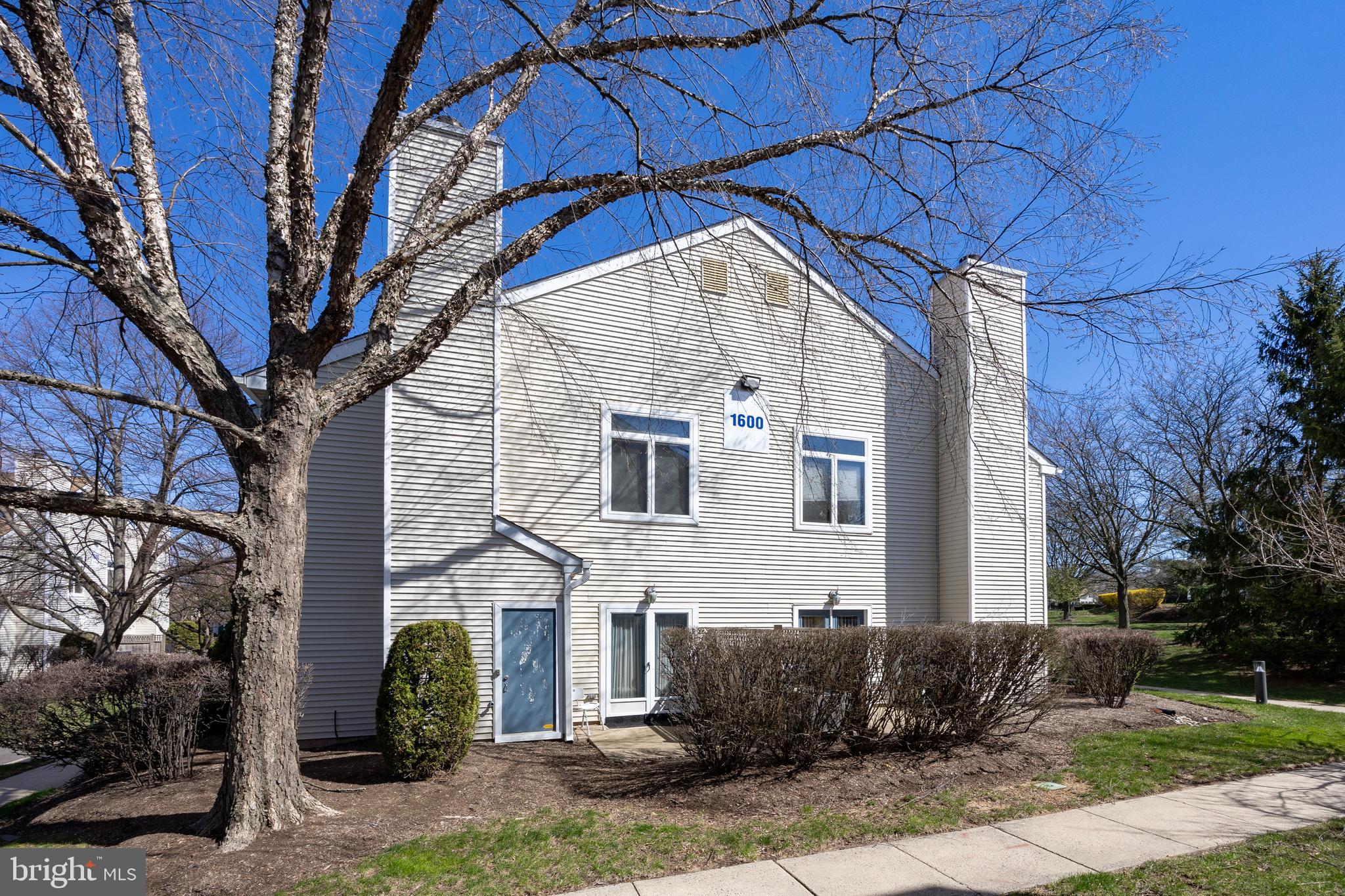 1605 Naomis Ct #1605