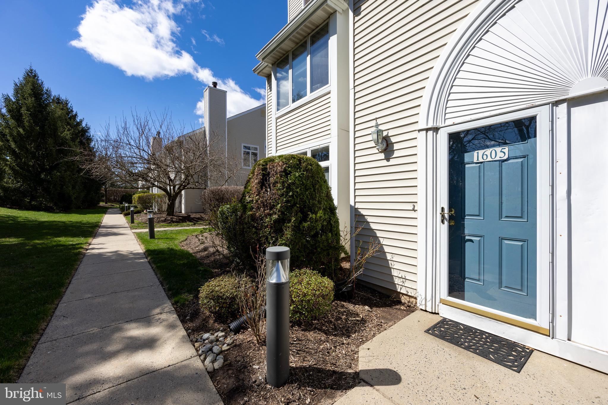 1605 Naomis Ct #1605
