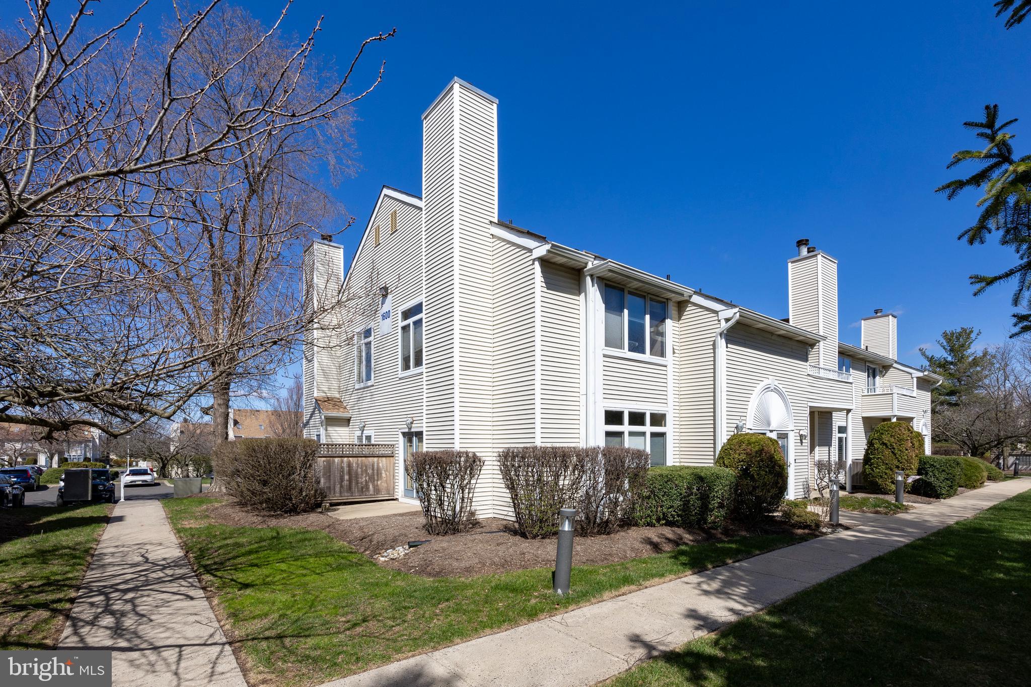 1605 Naomis Ct #1605
