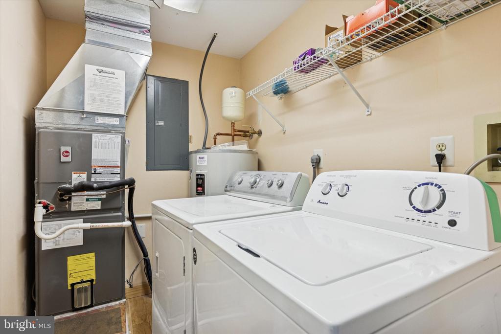 1605 NAOMIS COURT 1605
