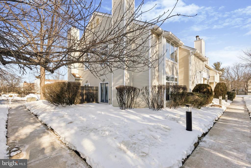1605 NAOMIS COURT 1605