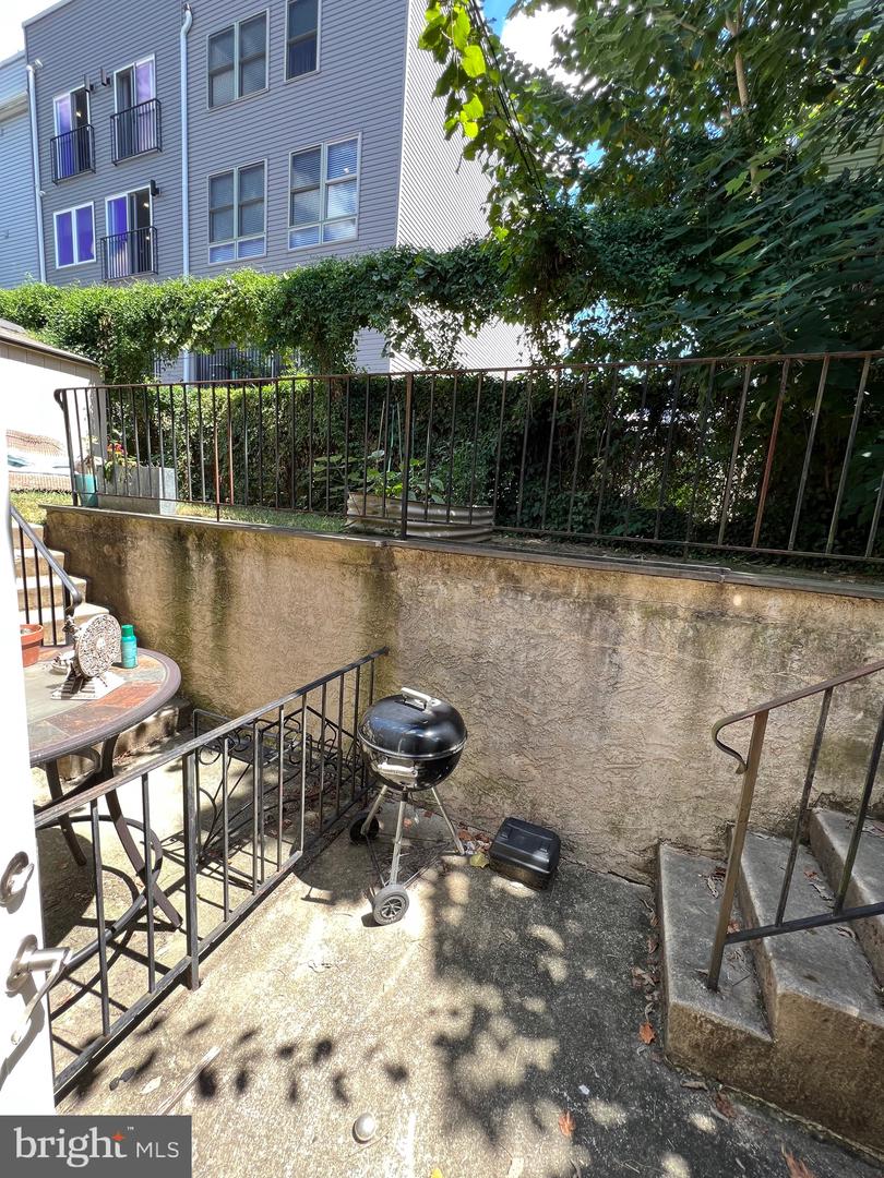 733 N UBER STREET