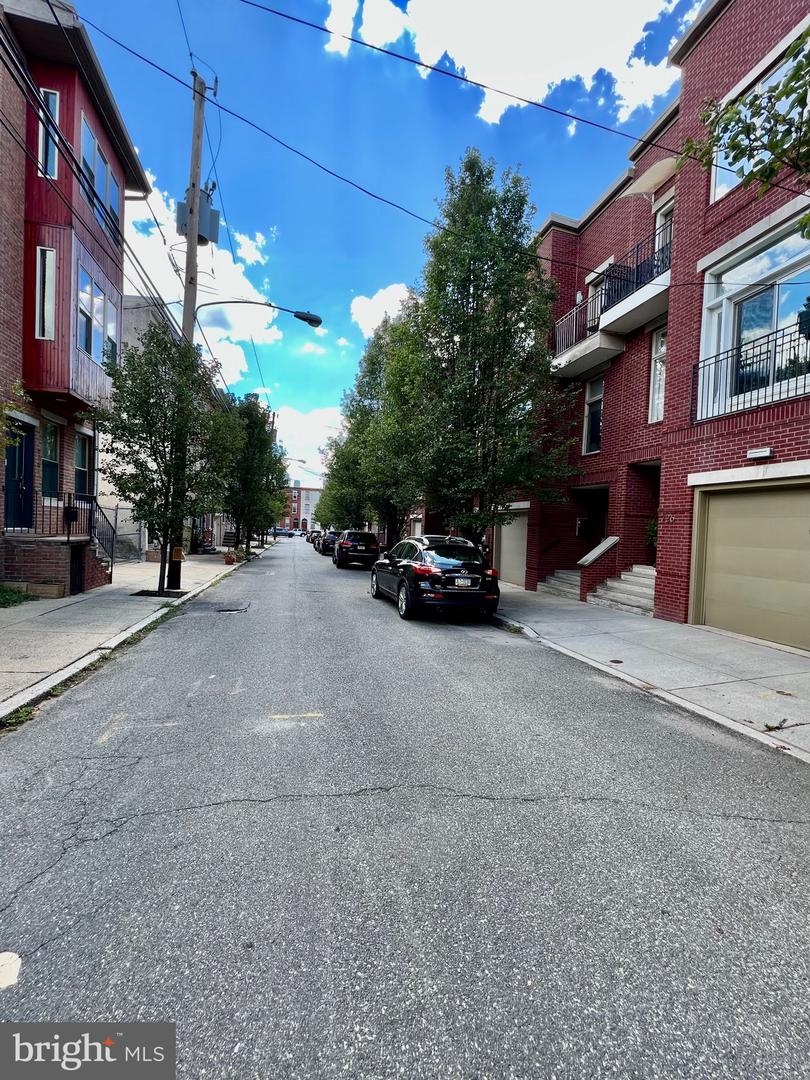 733 N UBER STREET