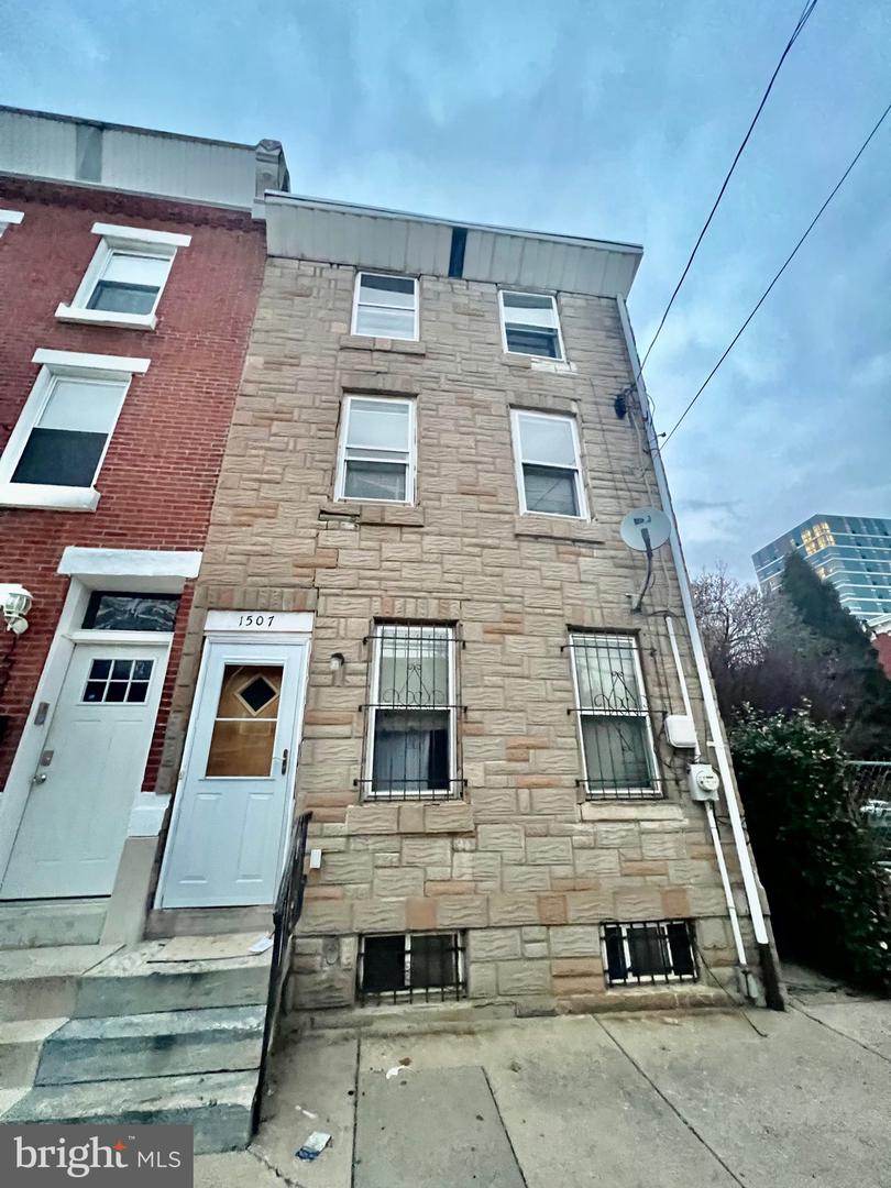 1507 W THOMPSON STREET