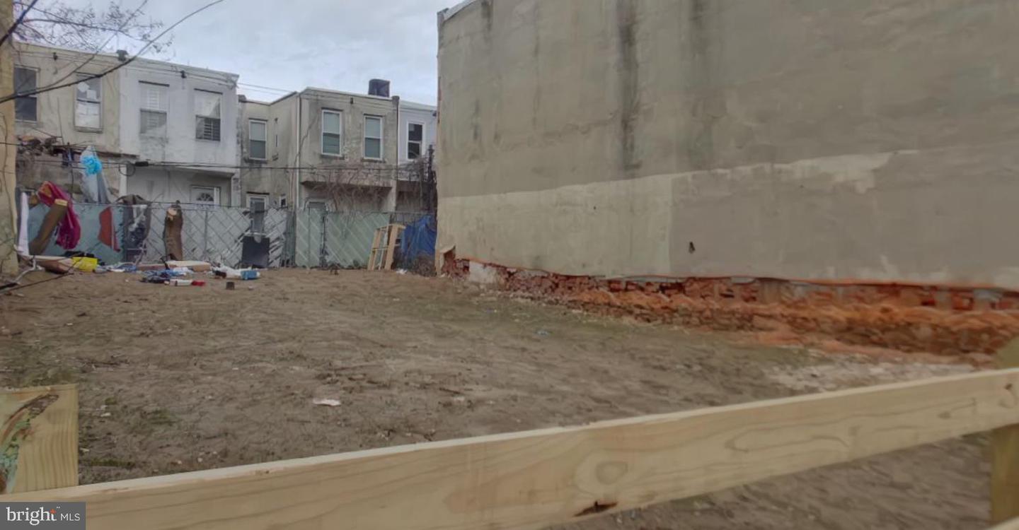 2254-2256 N 17TH STREET