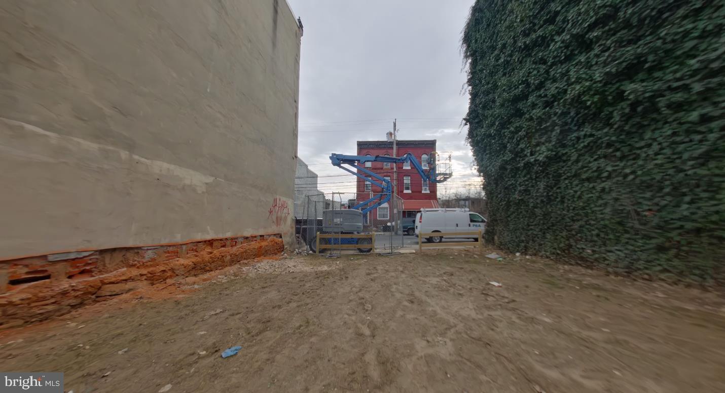 2254-2256 N 17TH STREET
