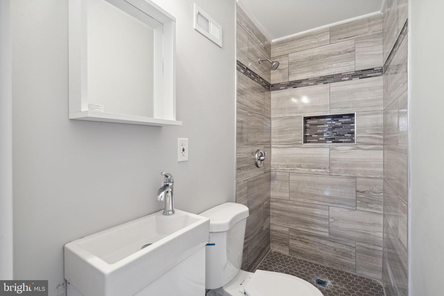 7208 LIMEKILN PIKE