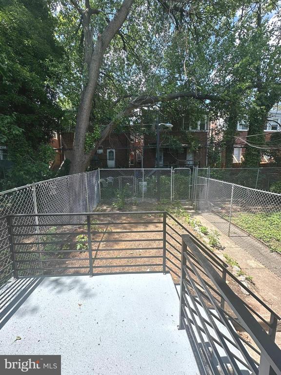 5835 Florence Ave