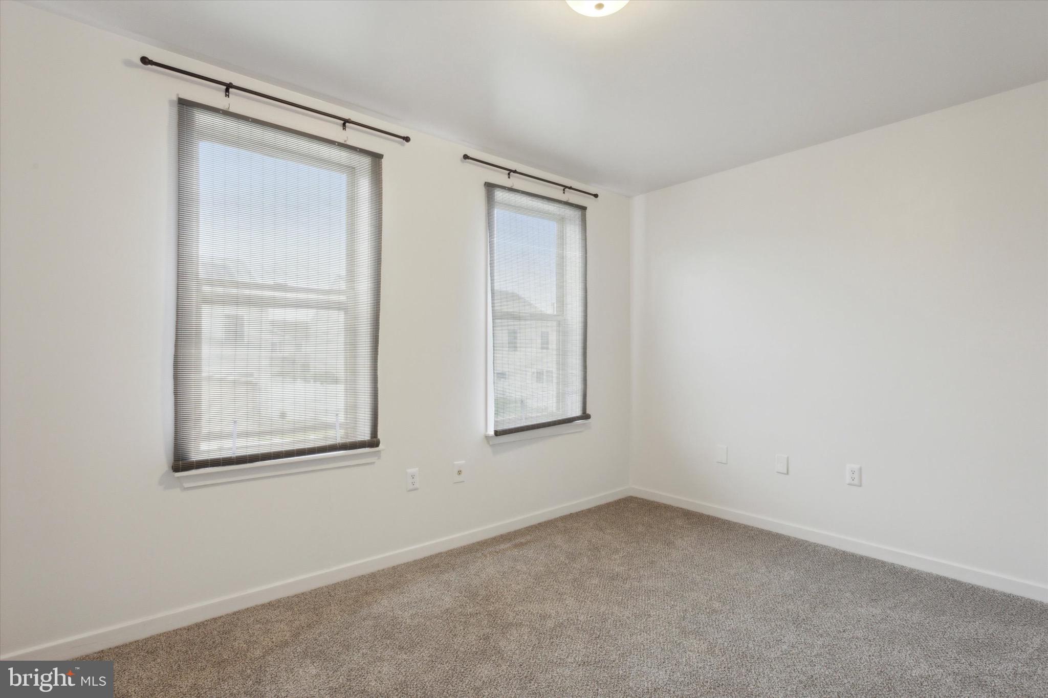1905 W Master St