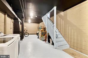 1905 W Master St