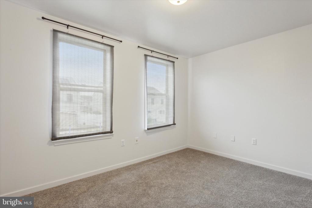1905 W Master St