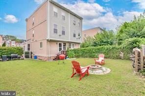 1905 W Master St