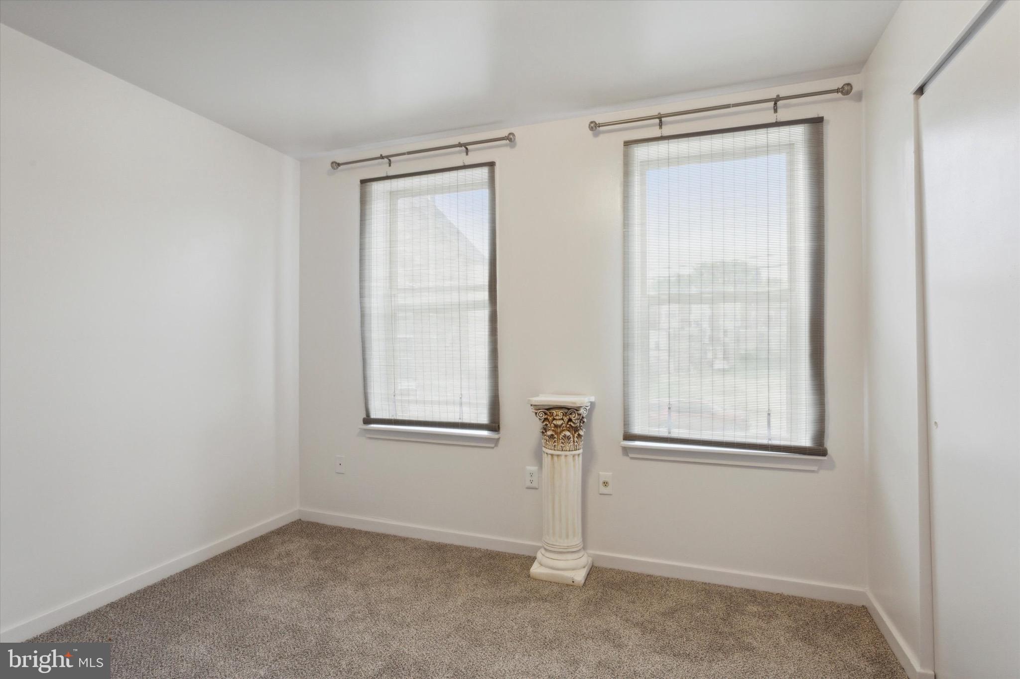 1905 W Master St