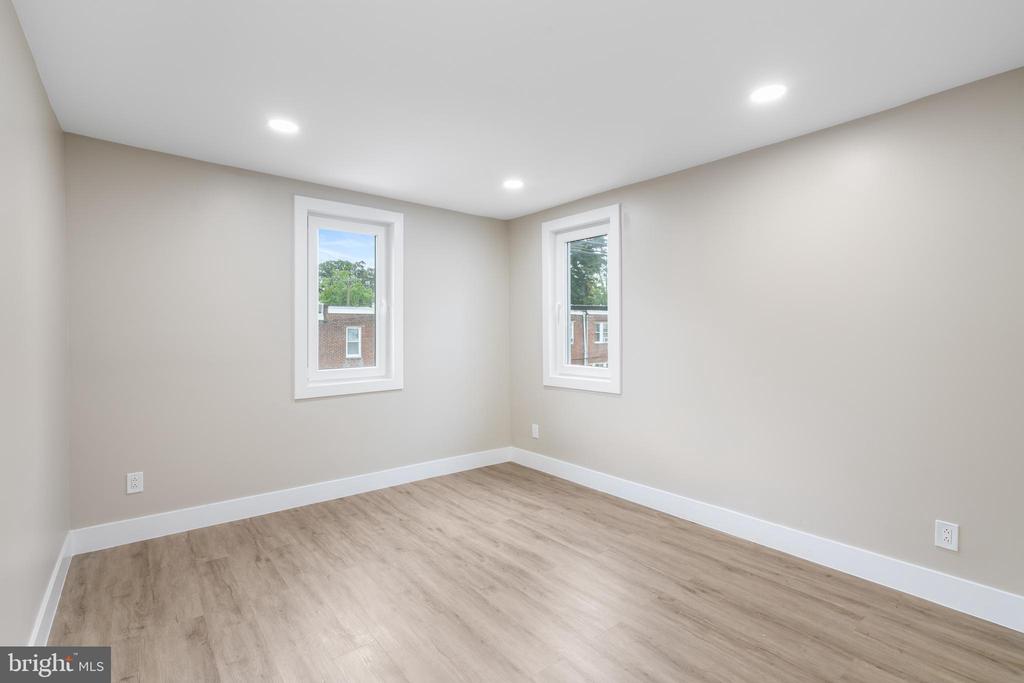 340 E Vernon Rd