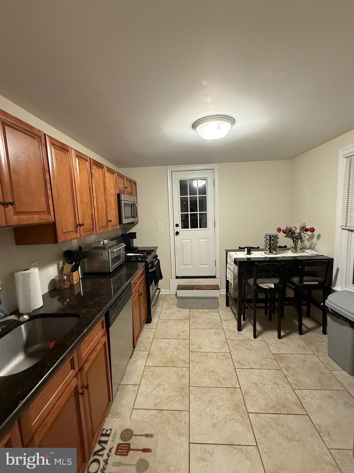 412 LYCEUM AVE #2