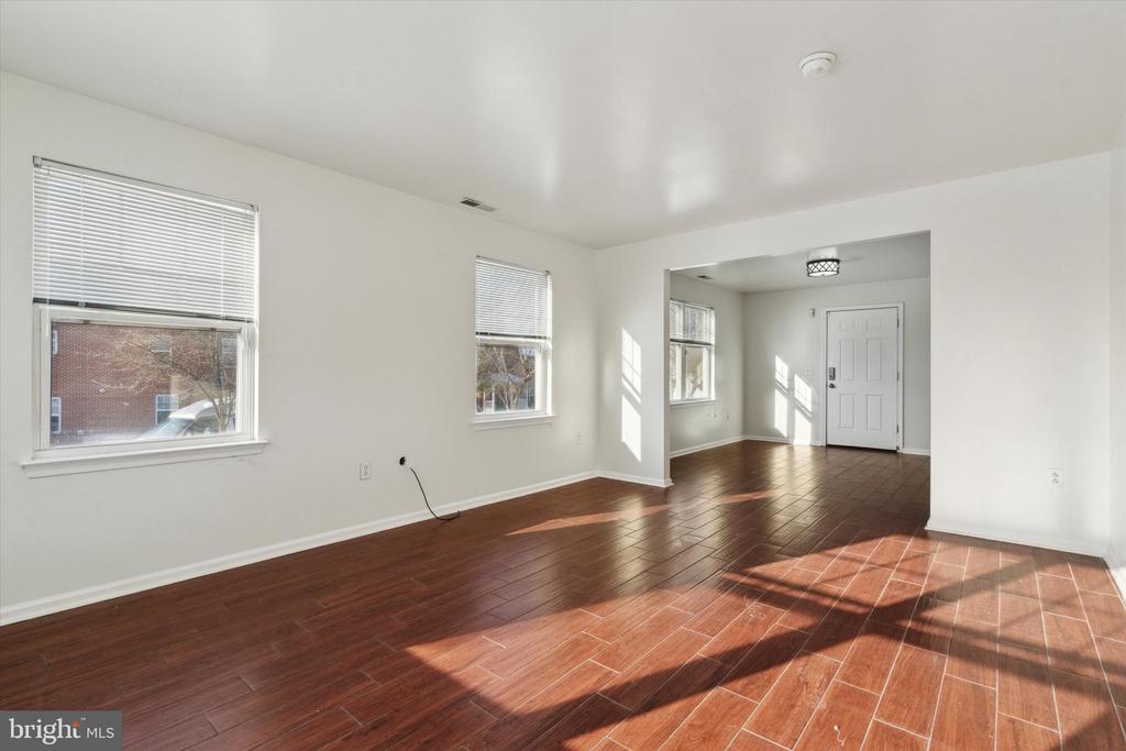 3711 PALISADES DR