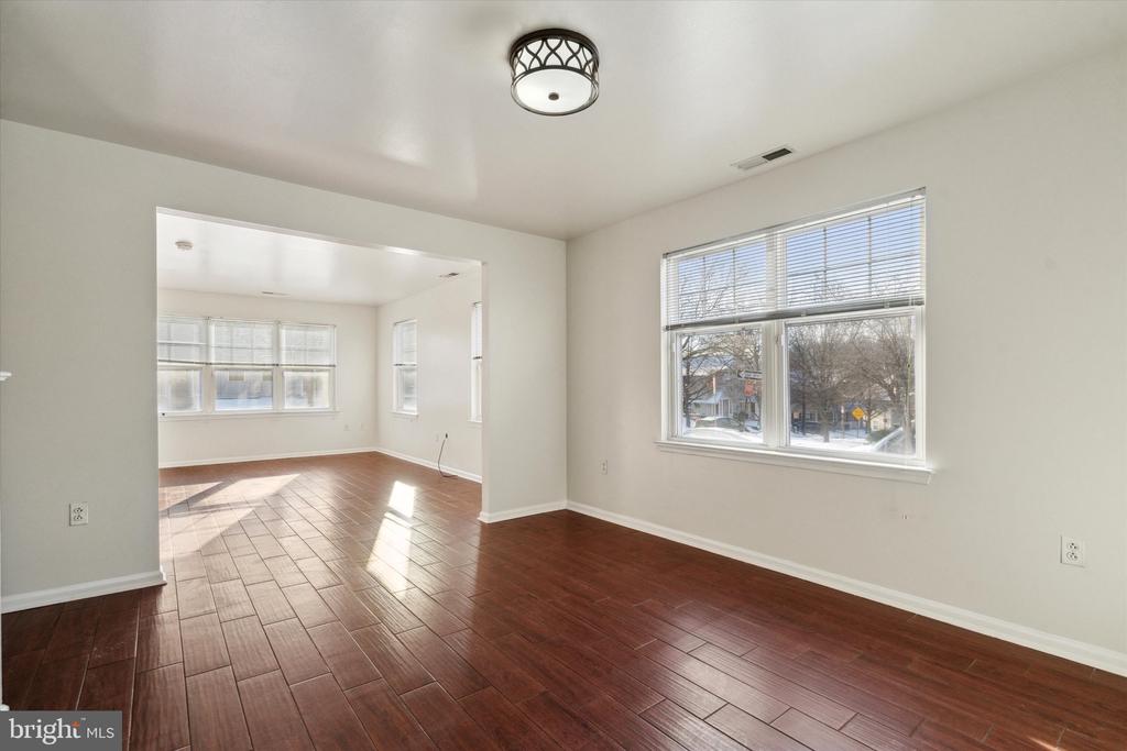 3711 PALISADES DR