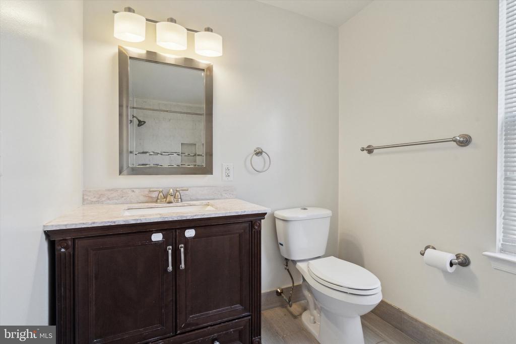 3711 PALISADES DR