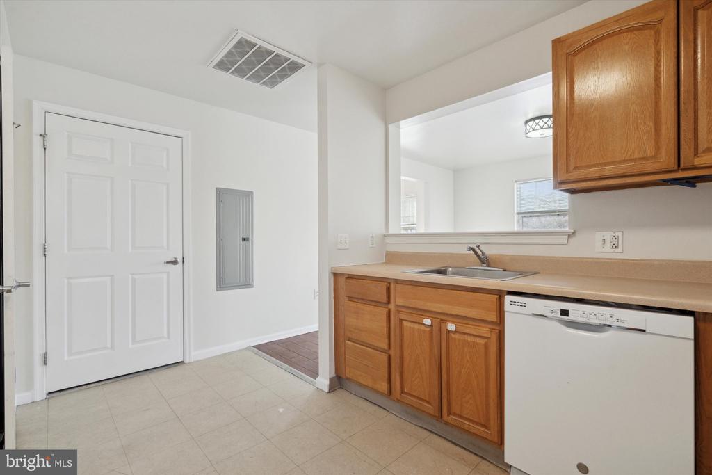 3711 PALISADES DR