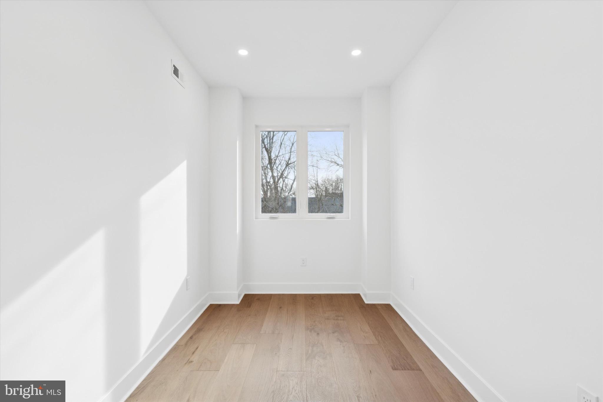 530 E BRINTON STREET