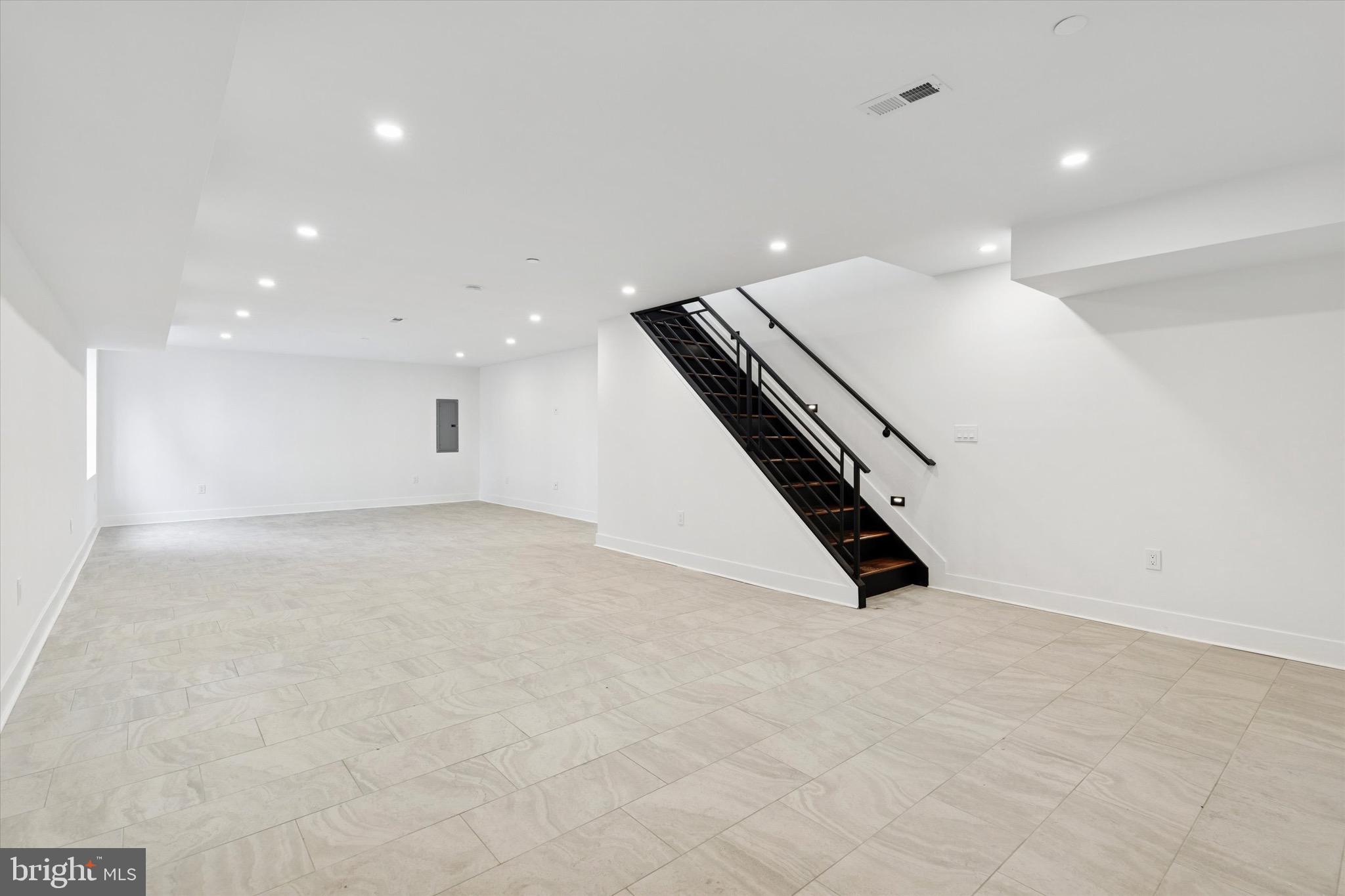 530 E BRINTON STREET