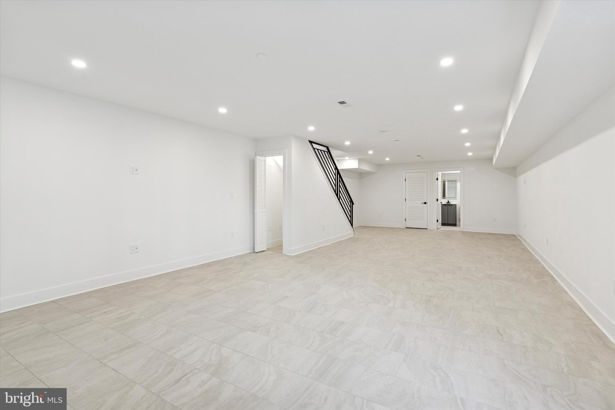 530 E BRINTON STREET