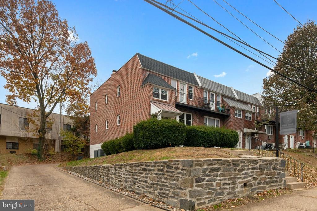 2702 CRANSTON ROAD