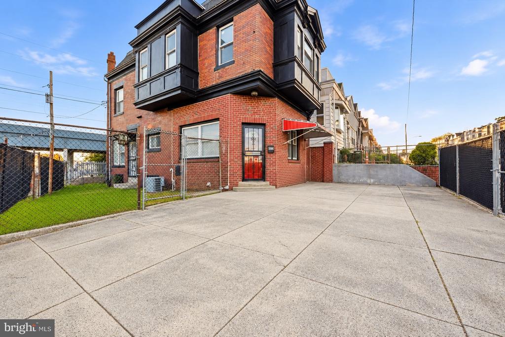 5500 ANGORA TERRACE