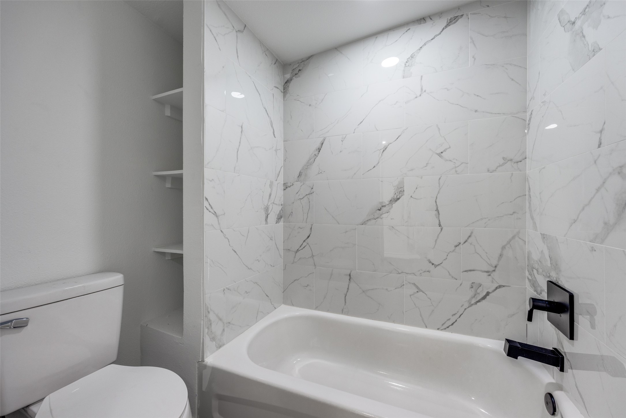 3202 N Calais Street