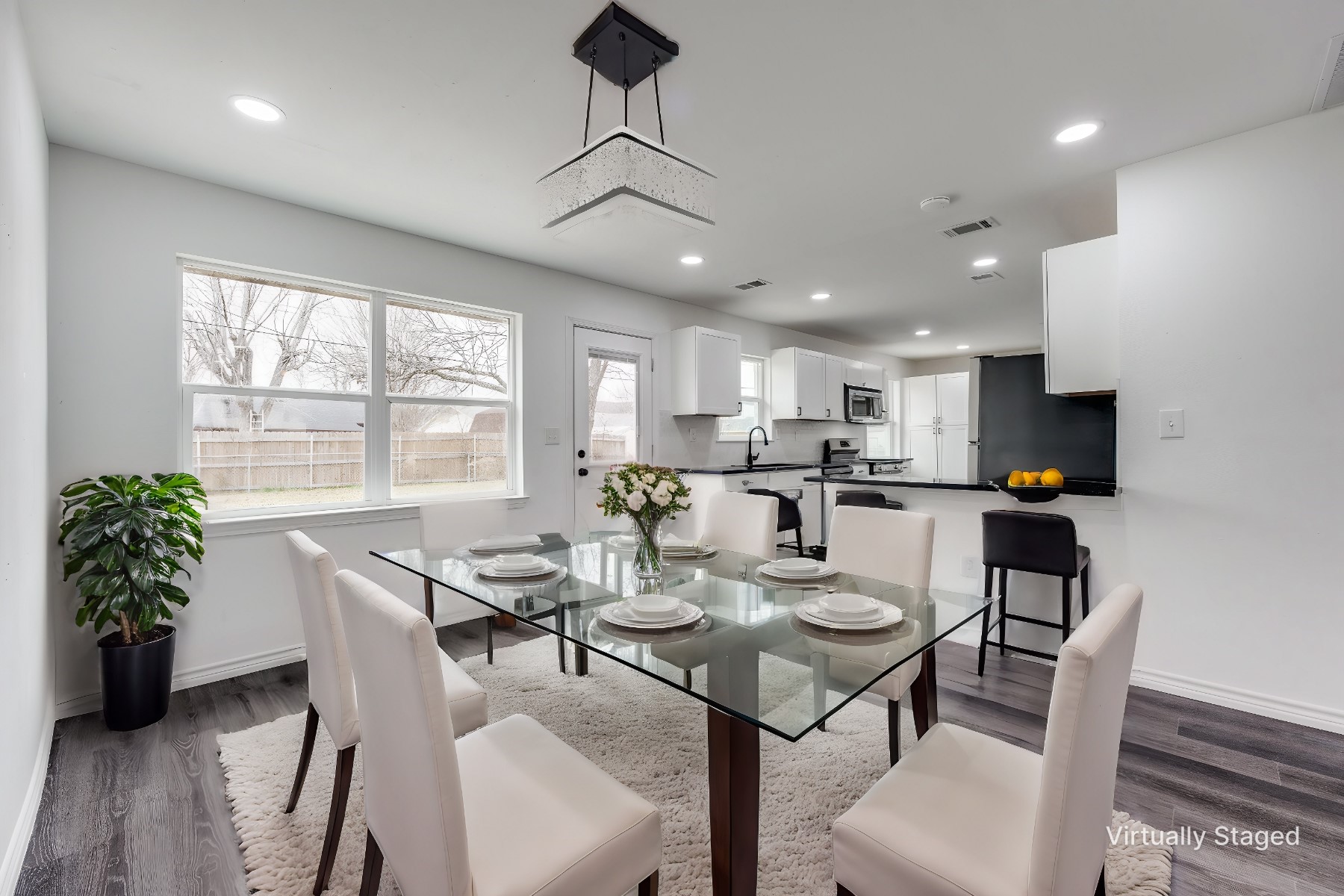 3202 N Calais Street