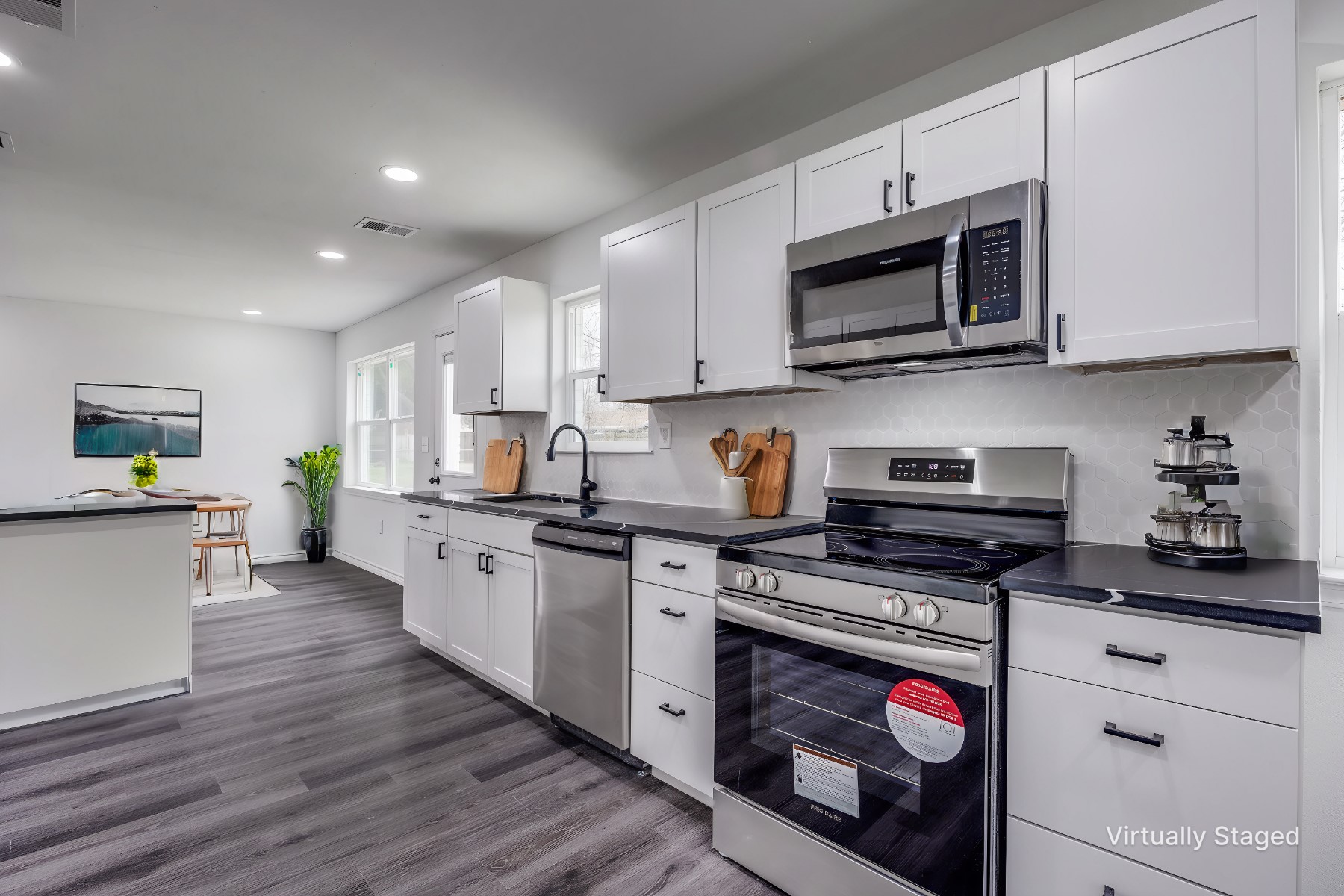 3202 N Calais Street