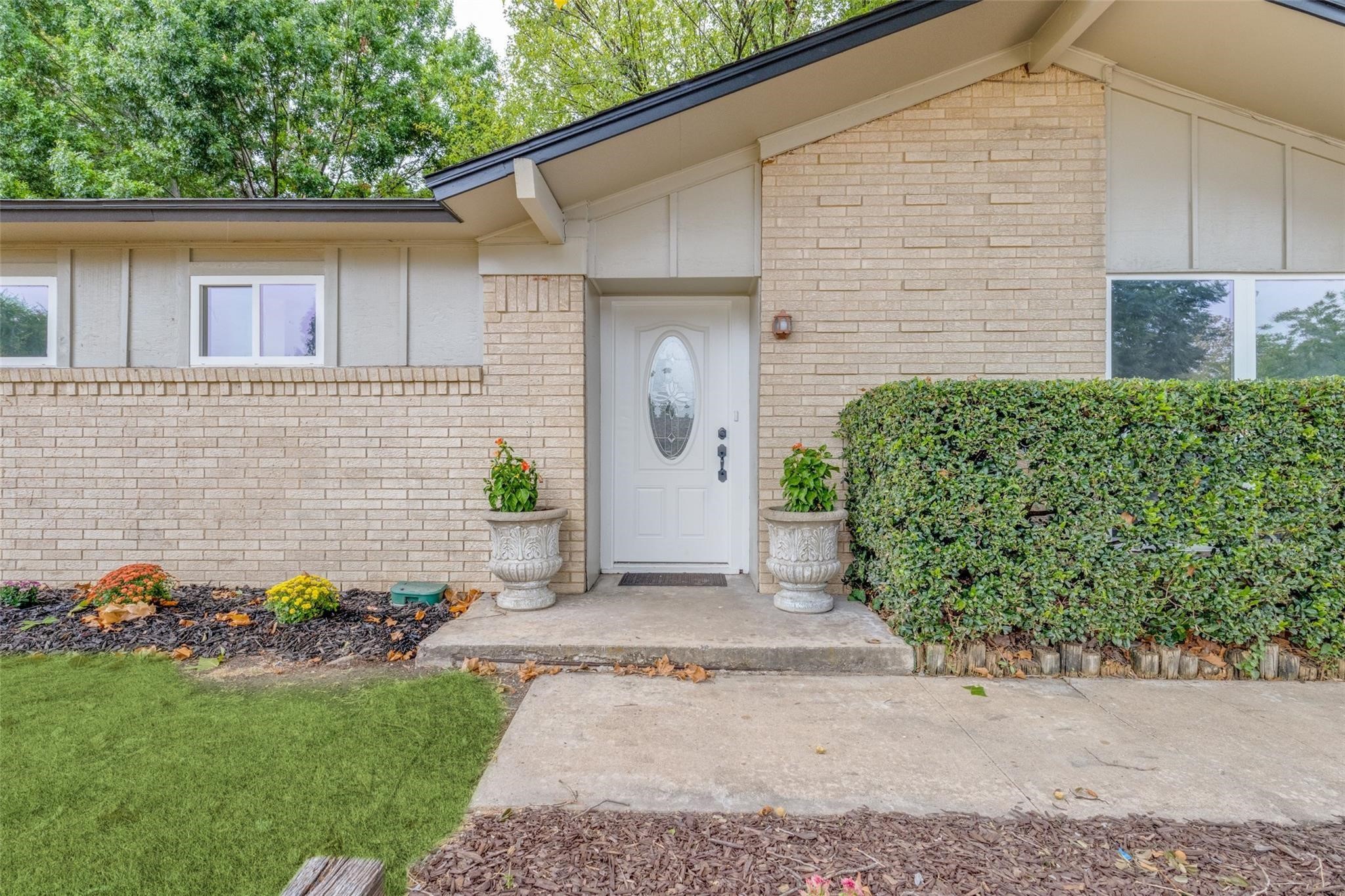 3118 N Calais Street