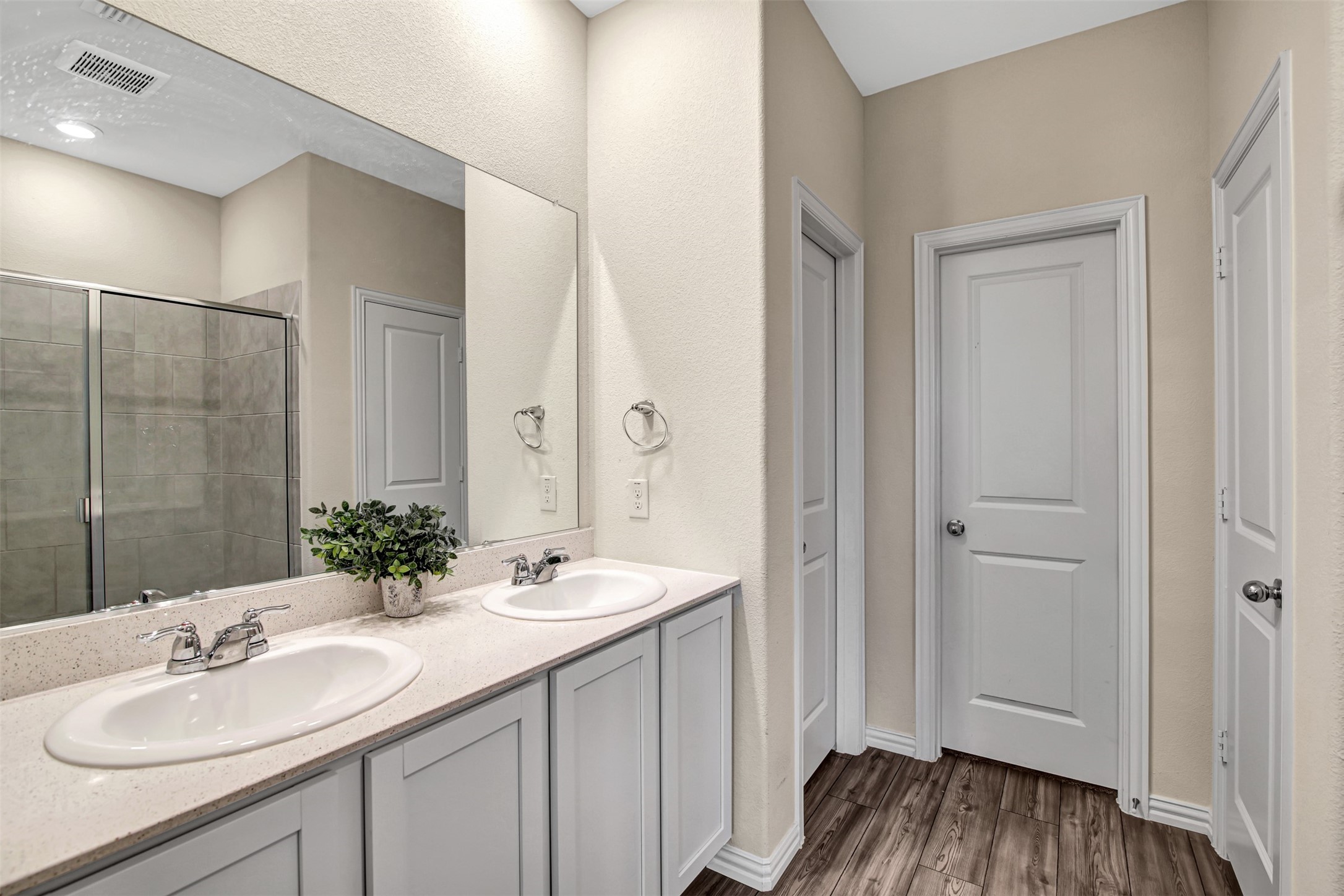 409 Hackberry Street