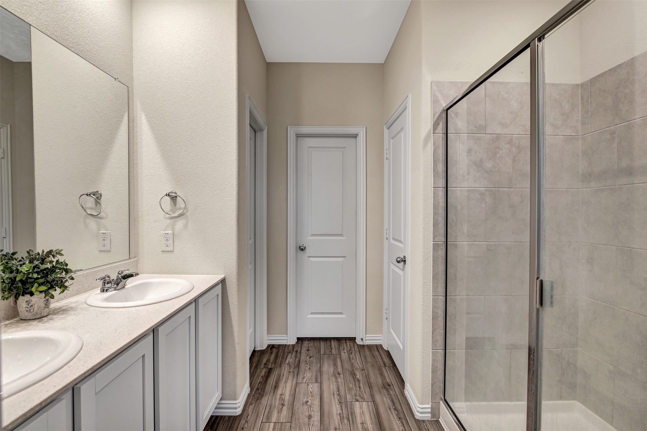 409 Hackberry Street