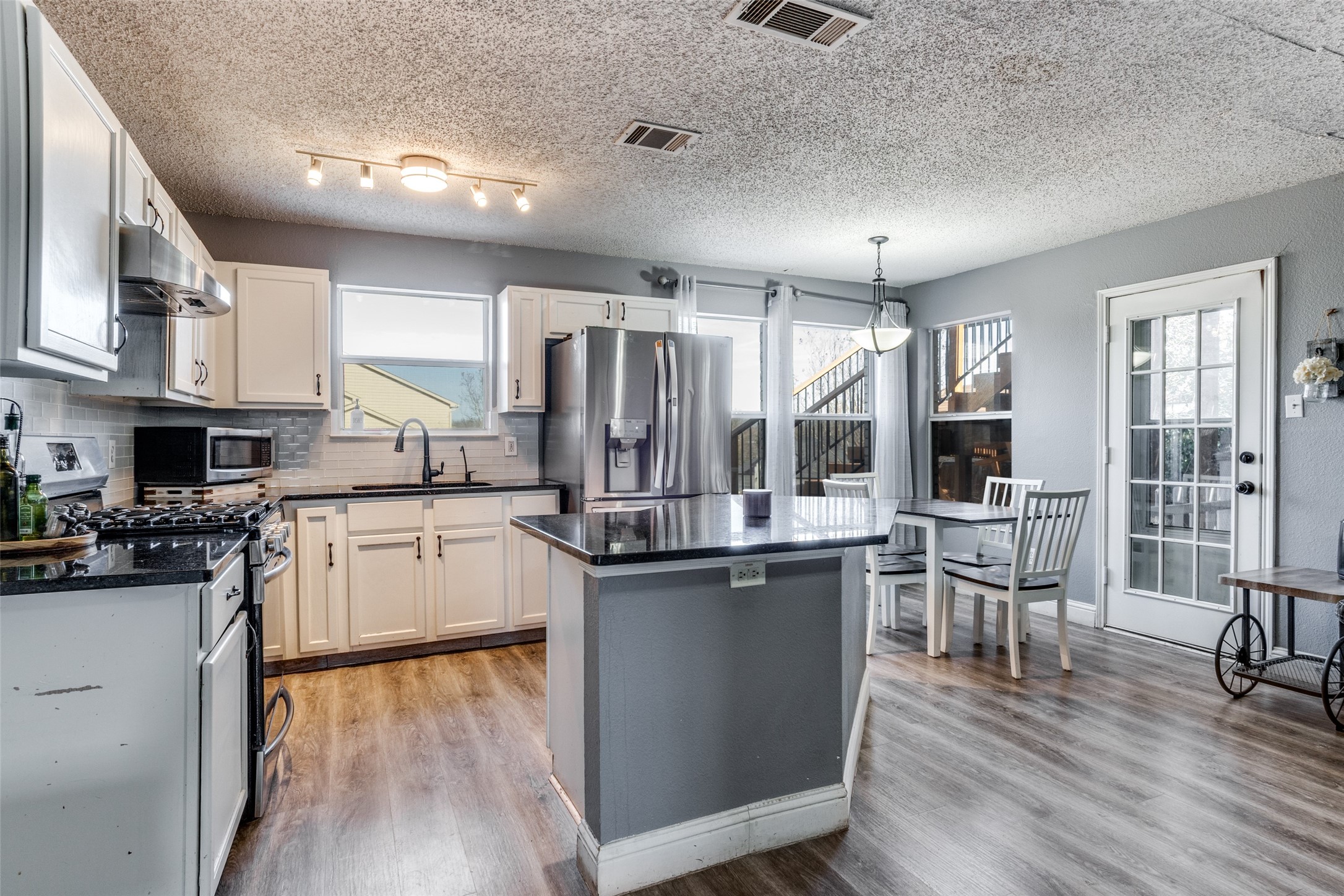 2809 Southridge Drive