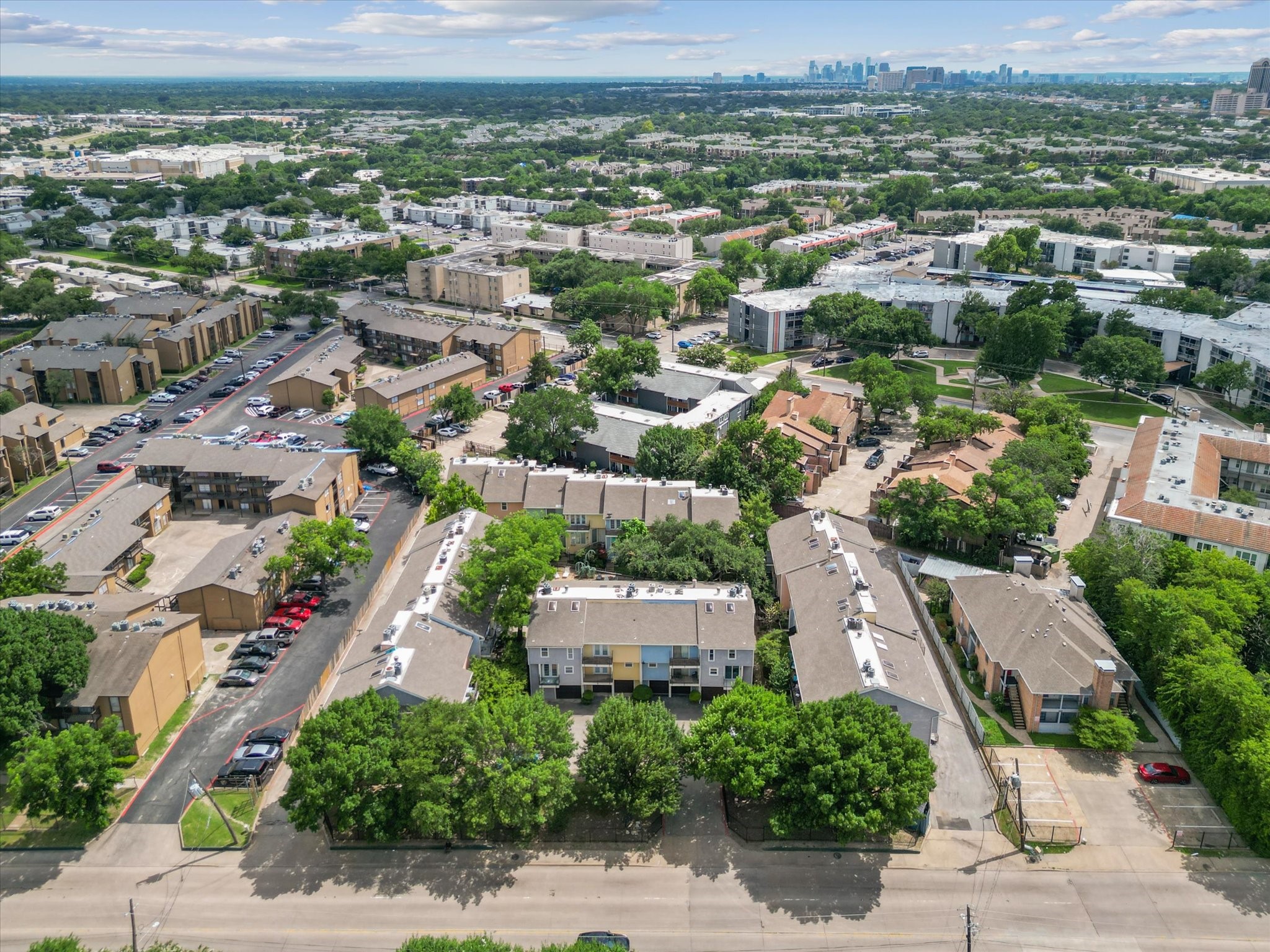 8522 Park Lane 15