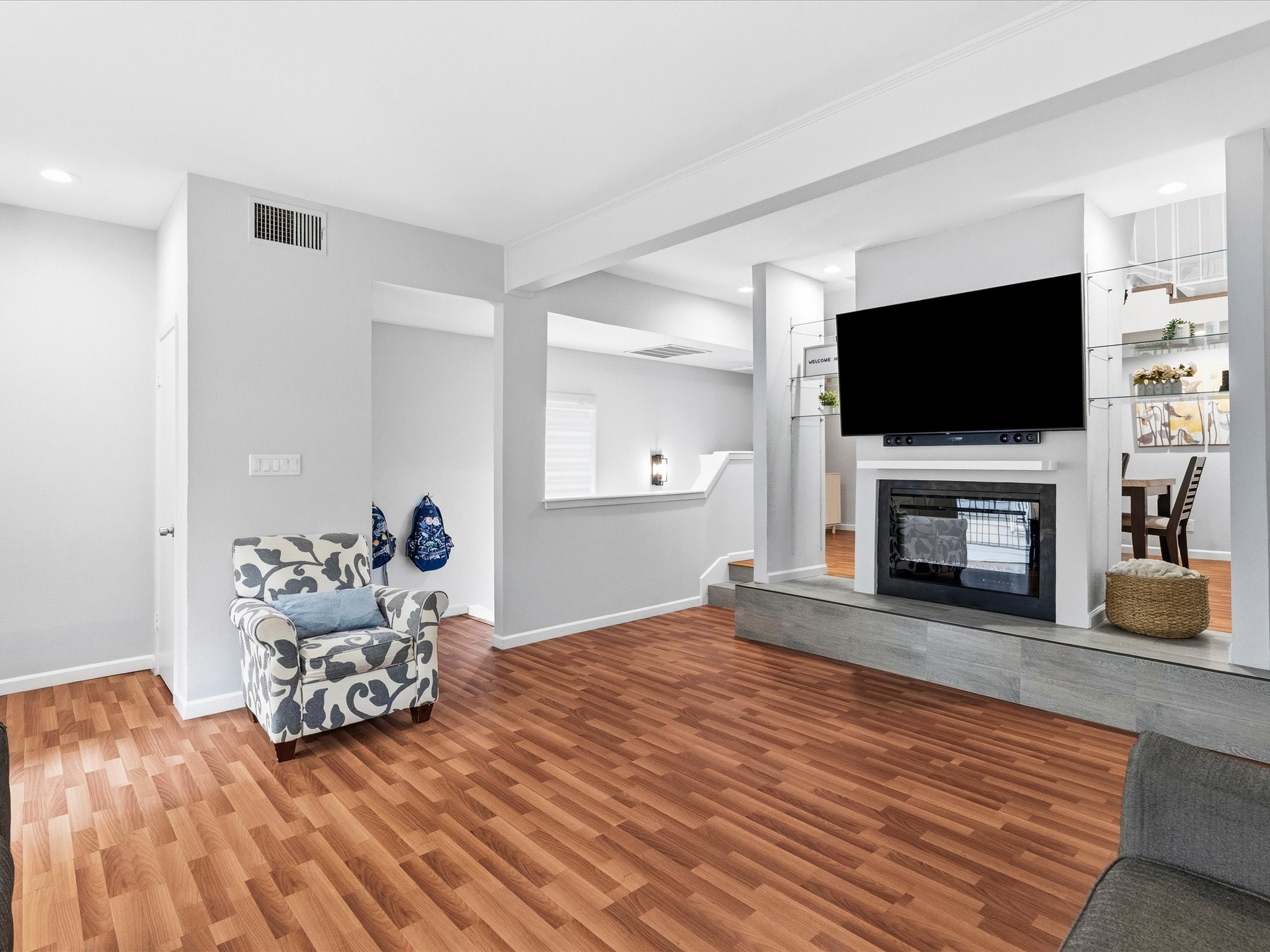 8522 Park Lane 15