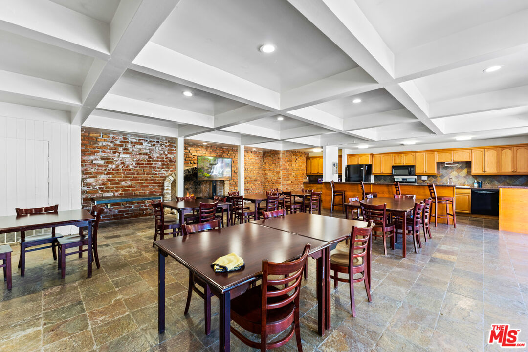 6525 Green Valley Cir Unit: 314