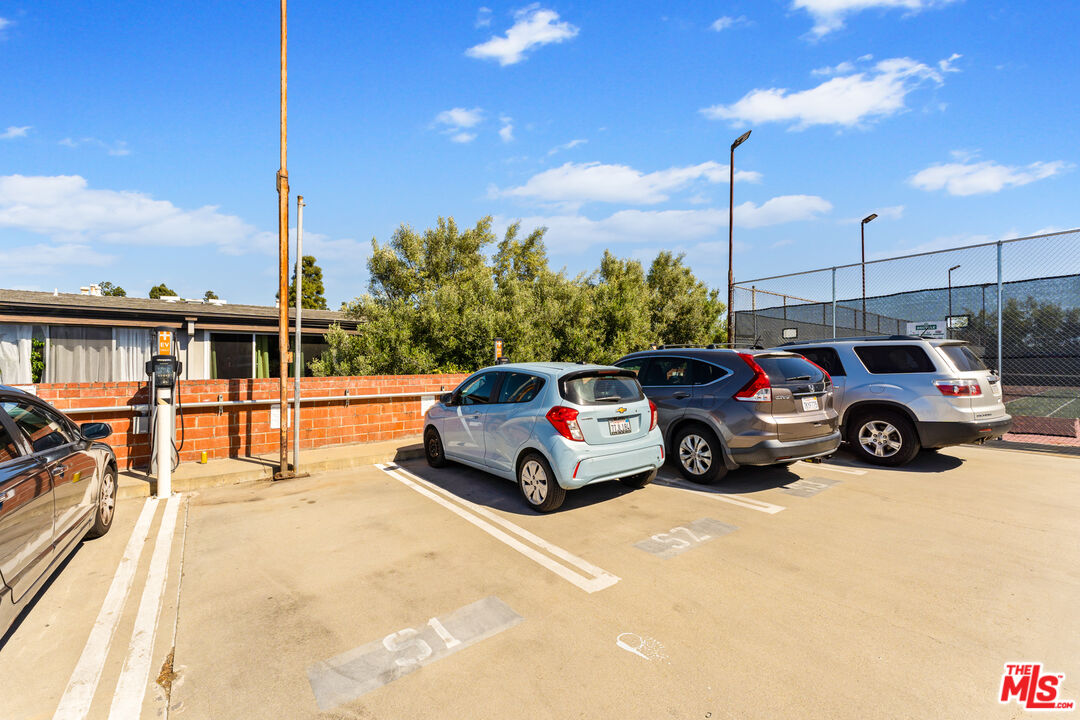 6525 Green Valley Cir Unit: 314