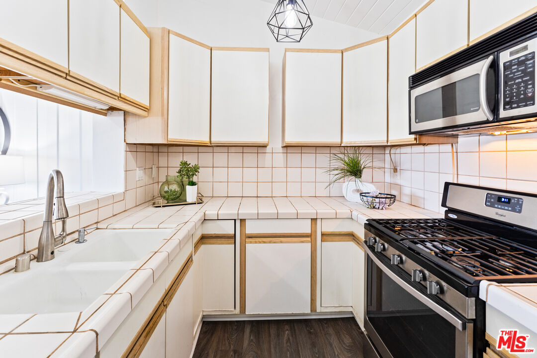 6525 Green Valley Cir Unit: 314