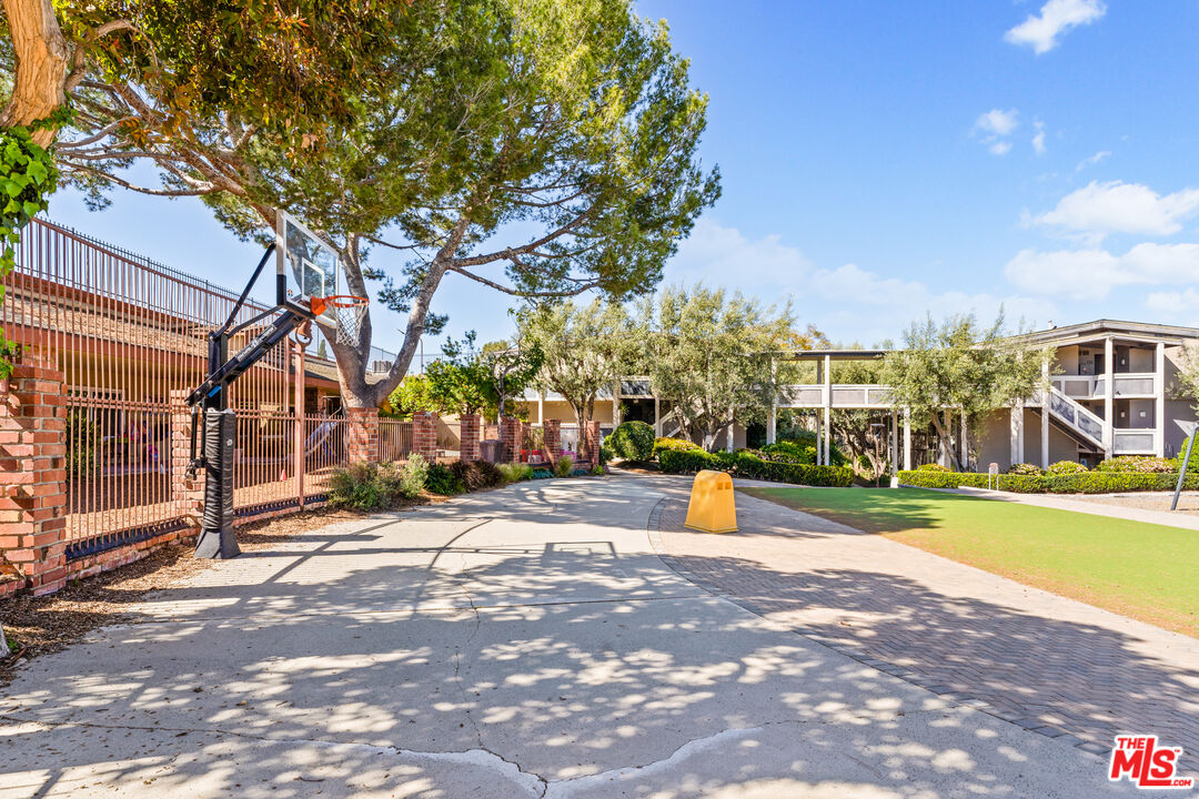 6525 Green Valley Cir Unit: 314