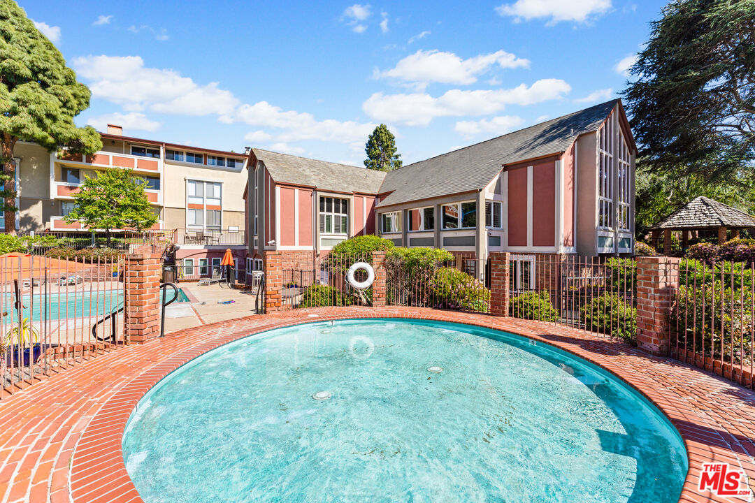 6525 Green Valley Cir Unit: 314