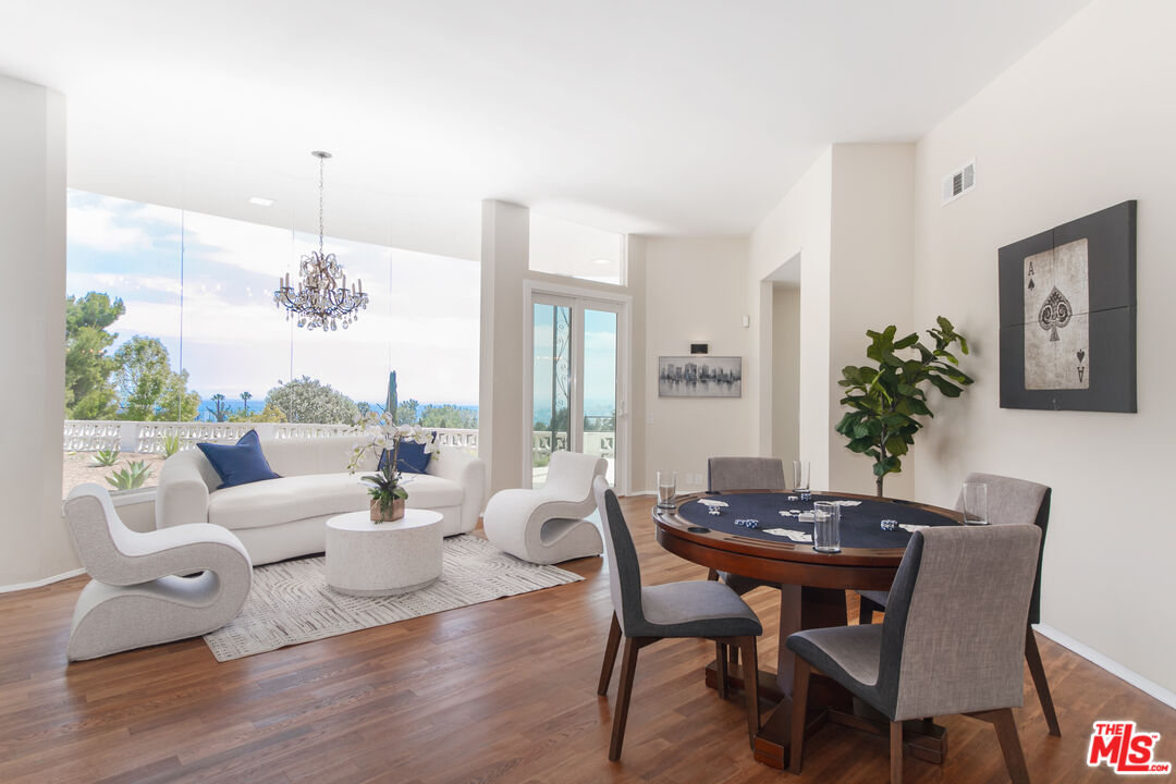 1810 Loma Vista Dr