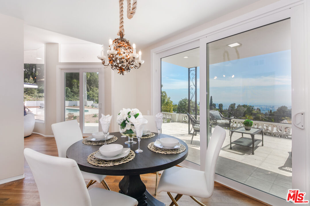 1810 Loma Vista Dr