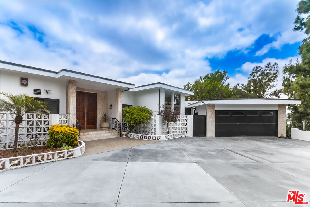 1810 Loma Vista Dr
